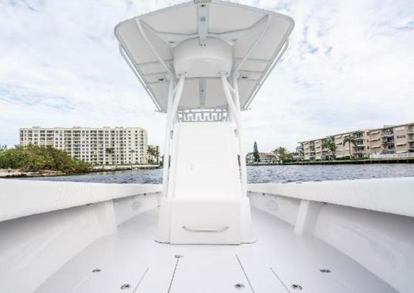 Bertram 25 Custom Center Console image