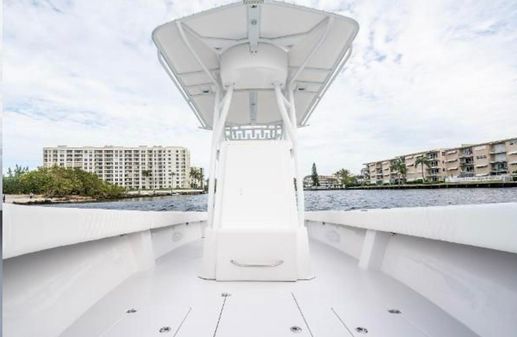 Bertram 25 Custom Center Console image