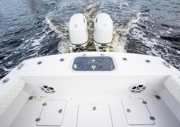 Bertram 25 Custom Center Console image