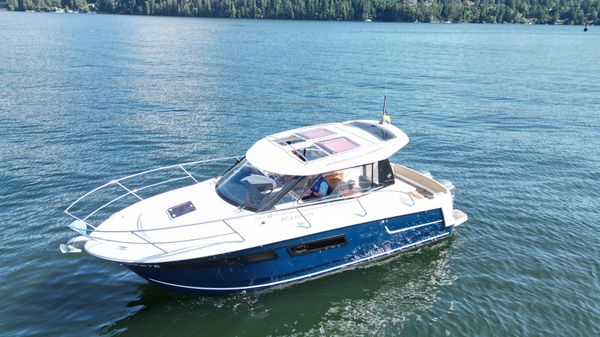 Jeanneau 855 Sport Cruiser 