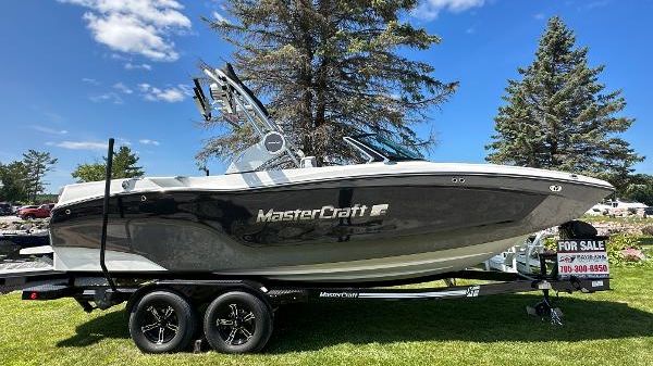 MasterCraft XT22 