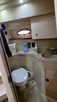 Cruisers Yachts 280 CXi Express image