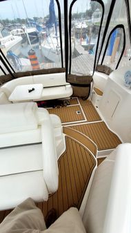 Cruisers Yachts 280 CXi Express image