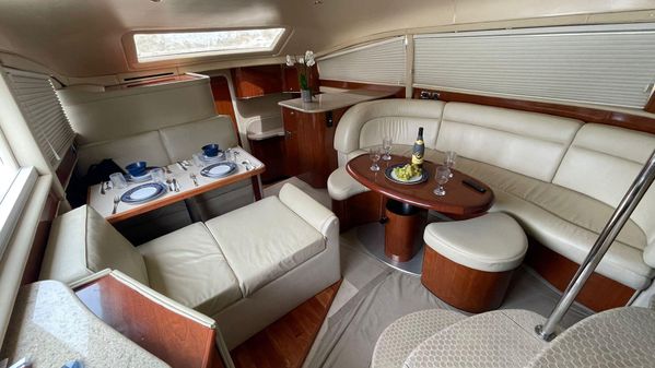 Sea Ray 390 Motor Yacht image