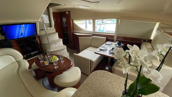 Sea Ray 390 Motor Yacht image