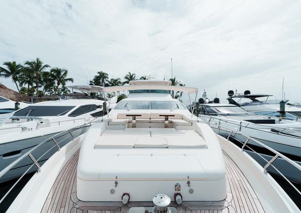 Azimut 85 Fly image