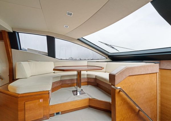 Azimut 85 Fly image