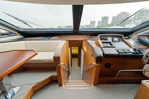 Azimut 85 Fly image