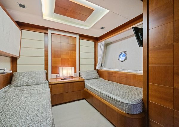 Azimut 85 Fly image