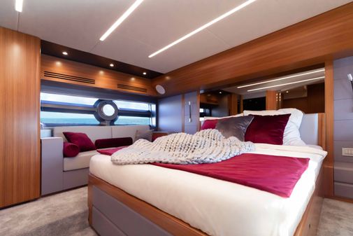 OceanClass 68 fly Hybrid image