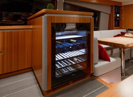 OceanClass 68 fly Hybrid image