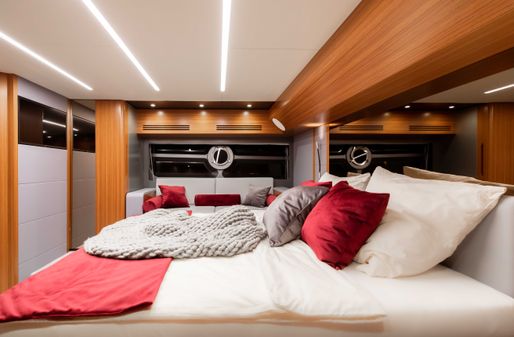 OceanClass 68 fly Hybrid image