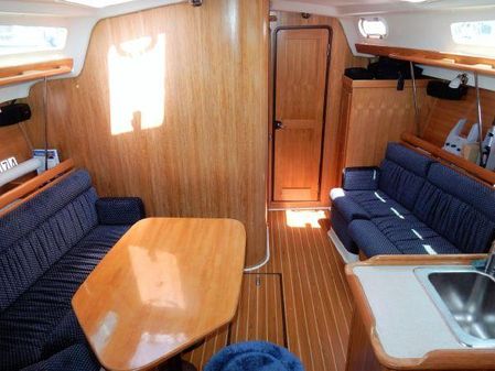 Catalina 350 image