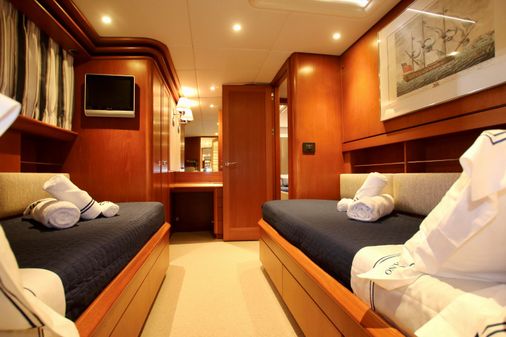 Camper-nicholsons 39M image