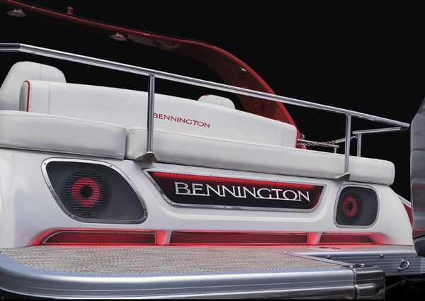 Bennington R-BOWRIDER-LINE image