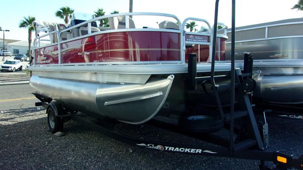 Sun Tracker Bass Buggy 16 XL Select 