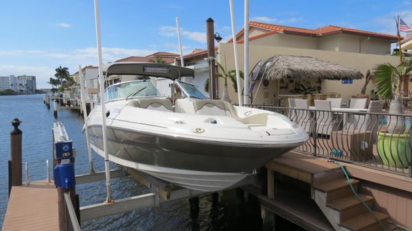 Sea Ray 270 Sundeck