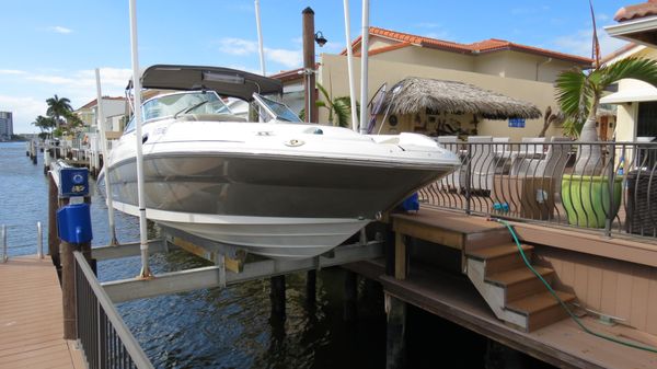 Sea Ray 270 Sundeck 