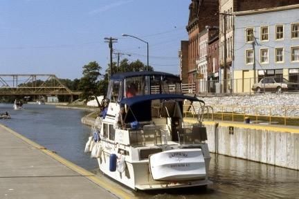 Chris-Craft 362 DCFB
