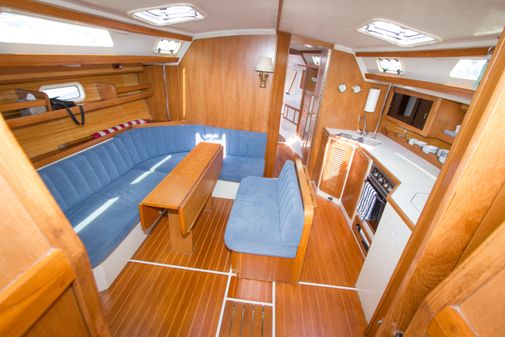 Catalina 42 sloop image