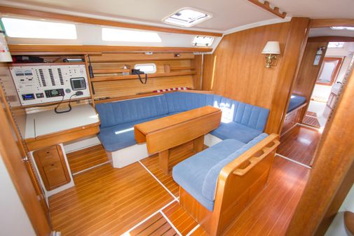 Catalina 42 sloop image