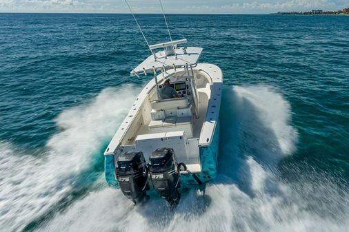 Southport 28 Center Console image