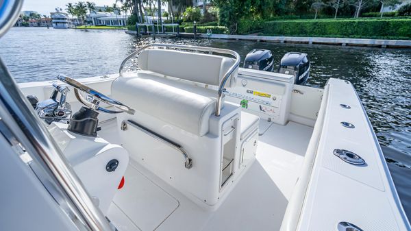 Southport 28 Center Console image