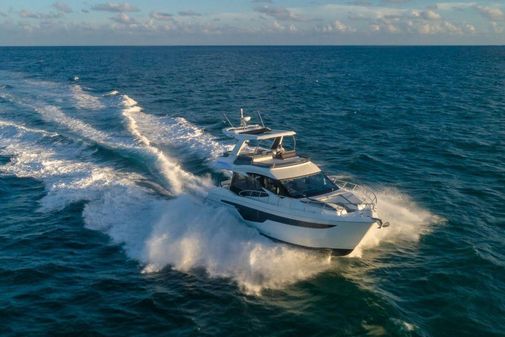 Galeon 500 Fly image