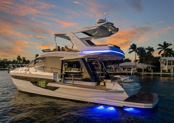 Galeon 500 Fly image