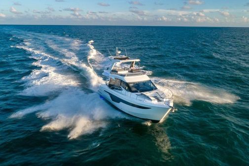 Galeon 500 Fly image