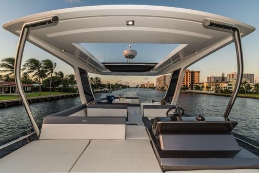 Galeon 500 Fly image