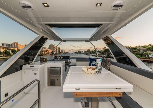 Galeon 500 Fly image