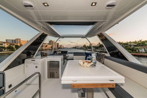 Galeon 500 Fly image