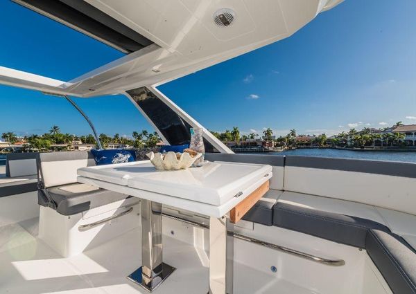 Galeon 500 Fly image