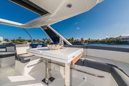 Galeon 500 Fly image