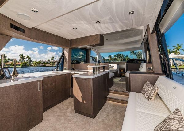 Galeon 500 Fly image