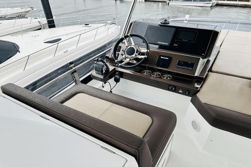 Galeon 500 Fly image