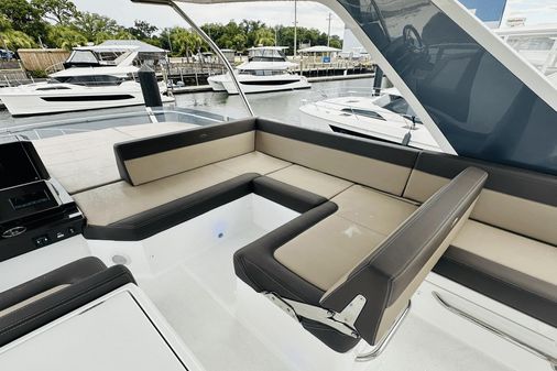 Galeon 500 Fly image