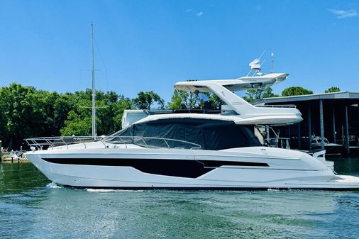 Galeon 500 Fly image