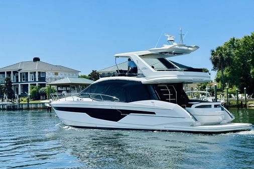 Galeon 500 Fly image