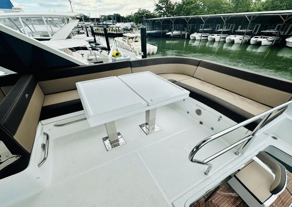 Galeon 500 Fly image