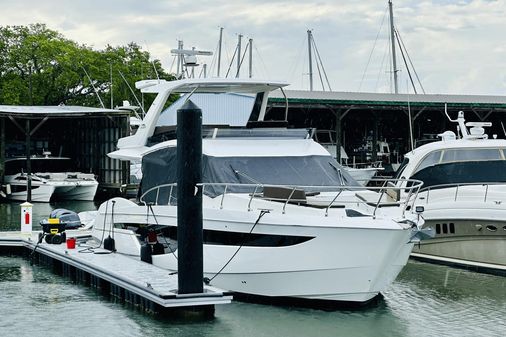 Galeon 500 Fly image