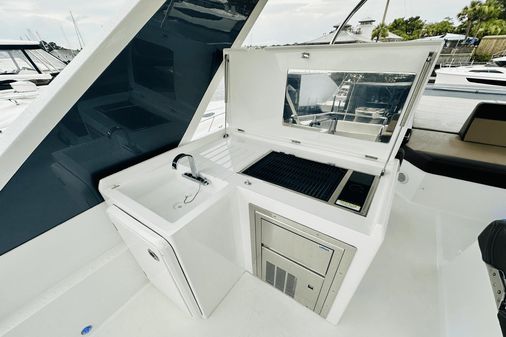 Galeon 500 Fly image