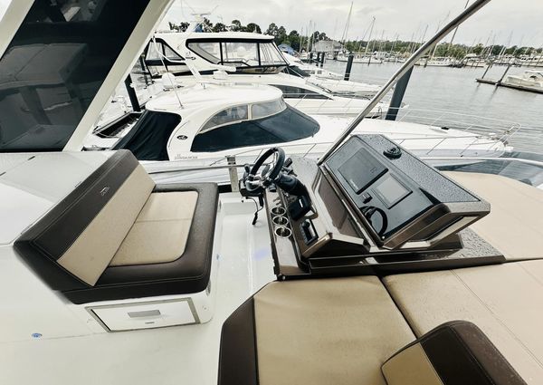 Galeon 500 Fly image