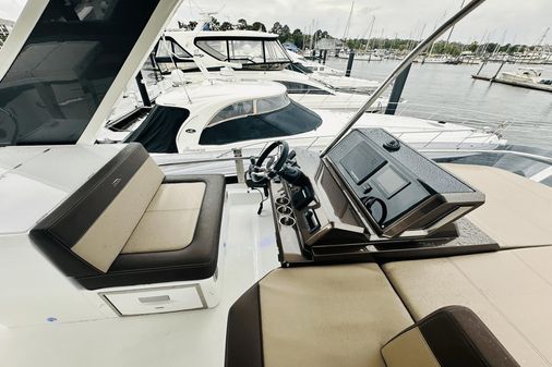 Galeon 500 Fly image