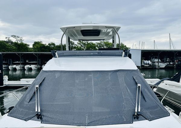 Galeon 500 Fly image