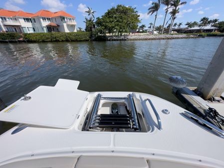 Boston Whaler 320 Vantage image
