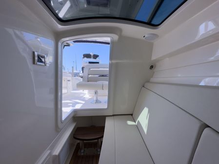 Boston Whaler 320 Vantage image