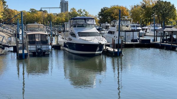 Cruisers Yachts 385 Motor Yacht