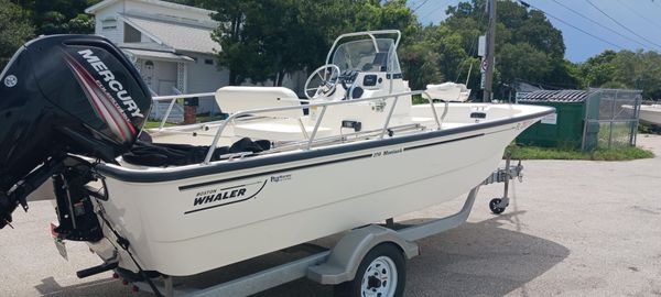 Boston-whaler 170-MONTAUK image